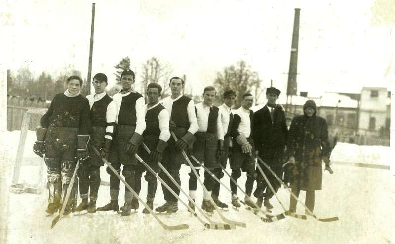 Hokejový tím ŠK Liga (Športová kronika A. Vojtičku - Múzeum v Kežmarku)