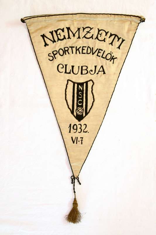 Športová zástavka maďarského klubu Nemzeti Budapešť